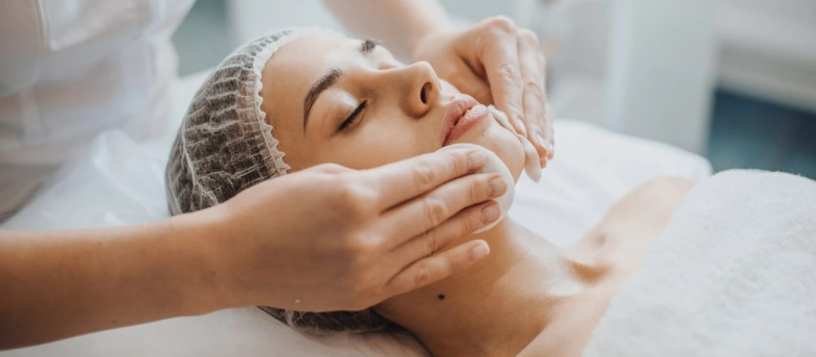Experience the Ultimate in Facial Treatments in Dubai
